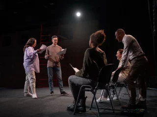 different-moments-theater-class