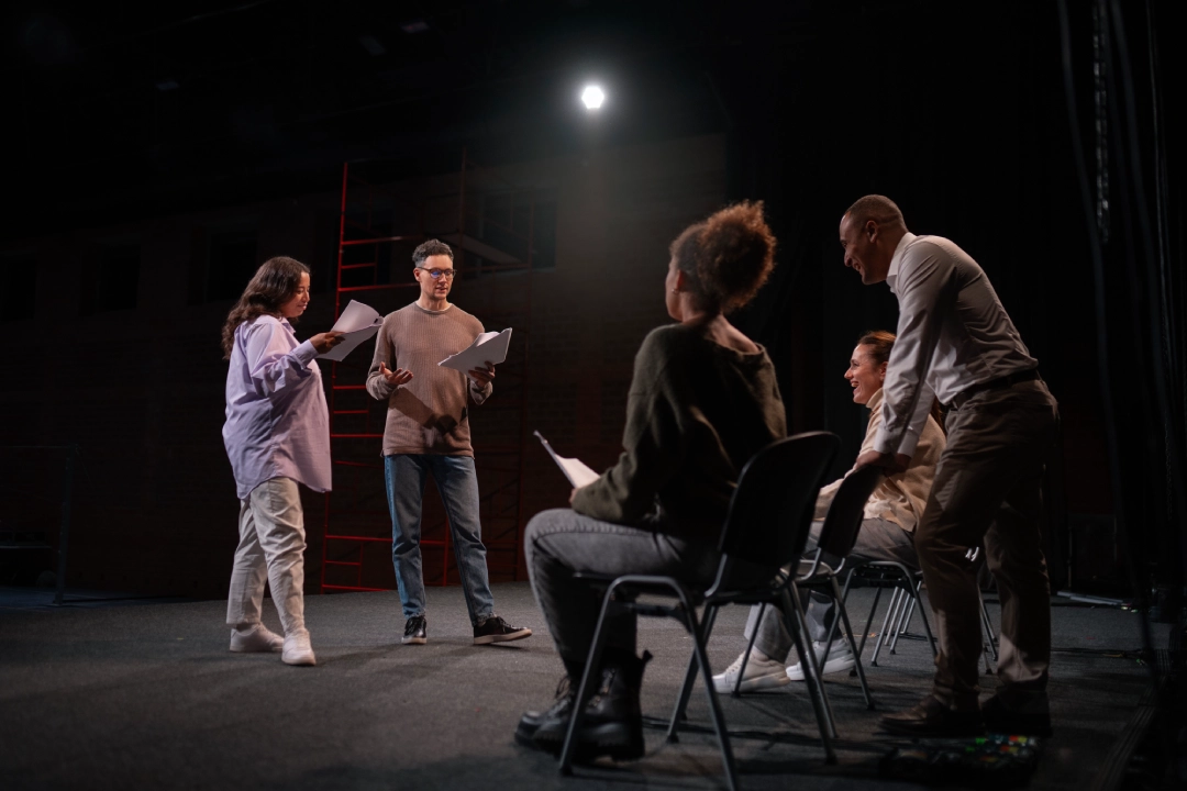 different-moments-theater-class